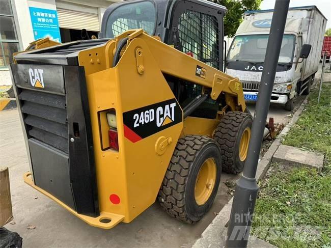CAT 246 D Chargeuse compacte