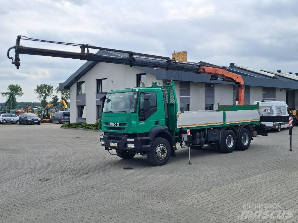 Iveco Trakker 360 Camion plateau ridelle avec grue