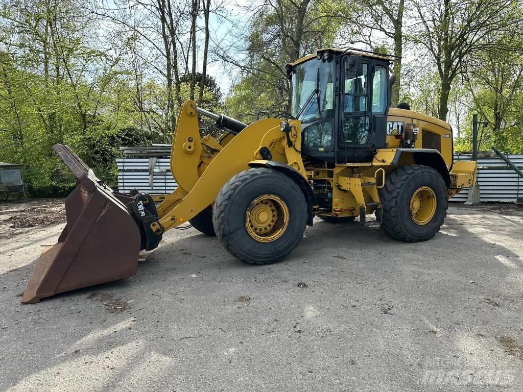 CAT 938M Chargeuse sur pneus