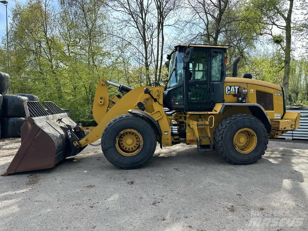 CAT 938M Chargeuse sur pneus