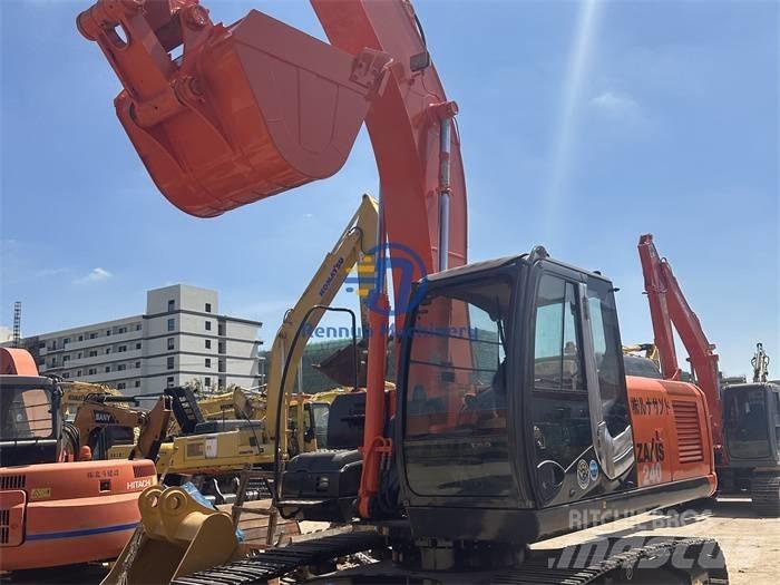 Hitachi ZX 240-3 Pelle sur chenilles