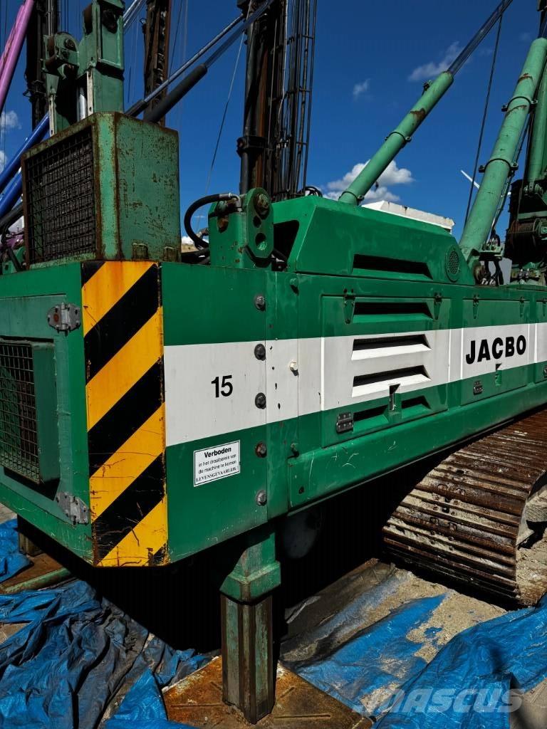 CMV TH7-25 Camion foreuse