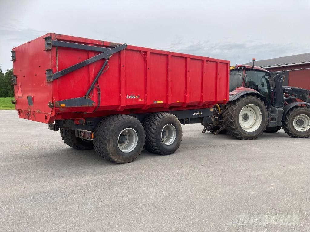 Junkkari J 18 Benne céréalière