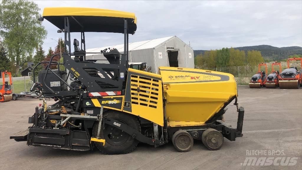 Bomag BF 300 P-2 Finisseur