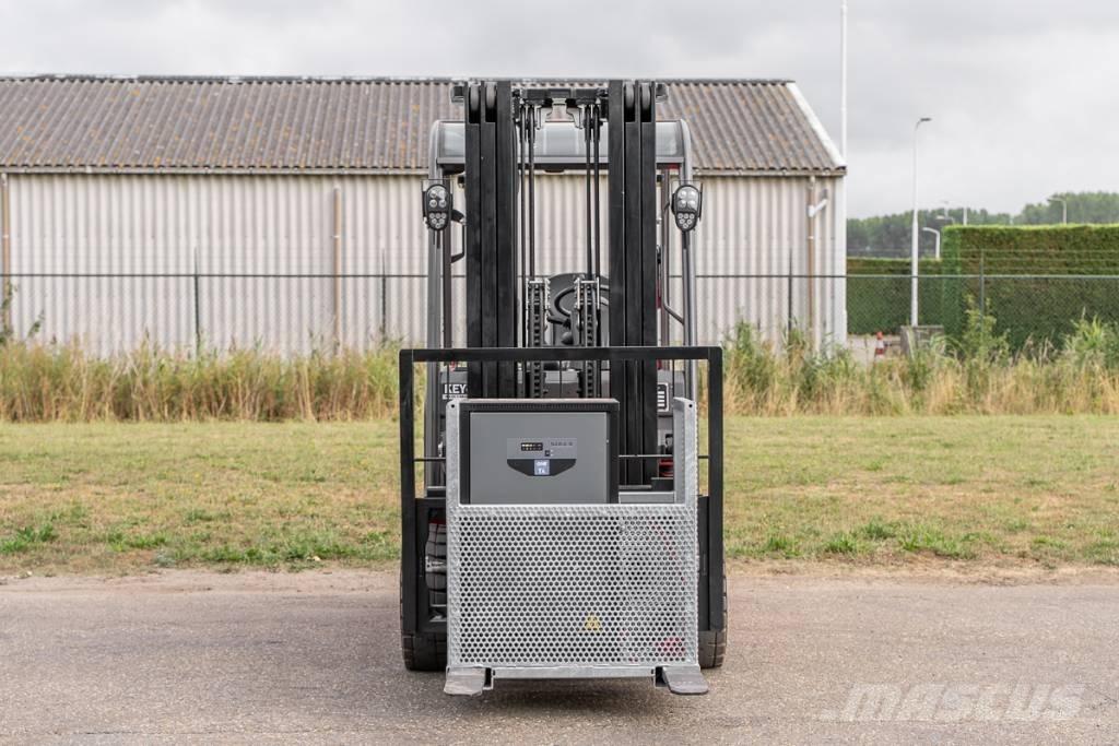 Manitou ME 430 Chariots élévateurs électriques