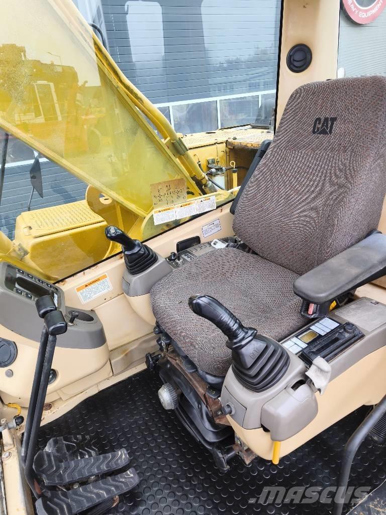 CAT 325 B L Pelle sur chenilles