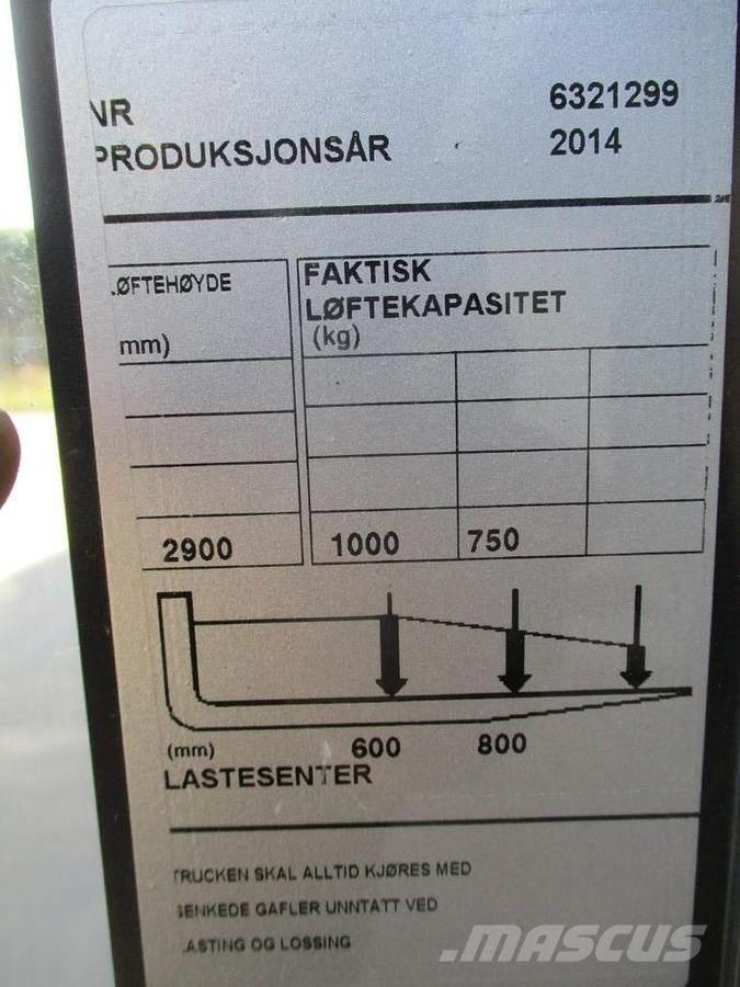 BT SWE 100 Gerbeur accompagnant