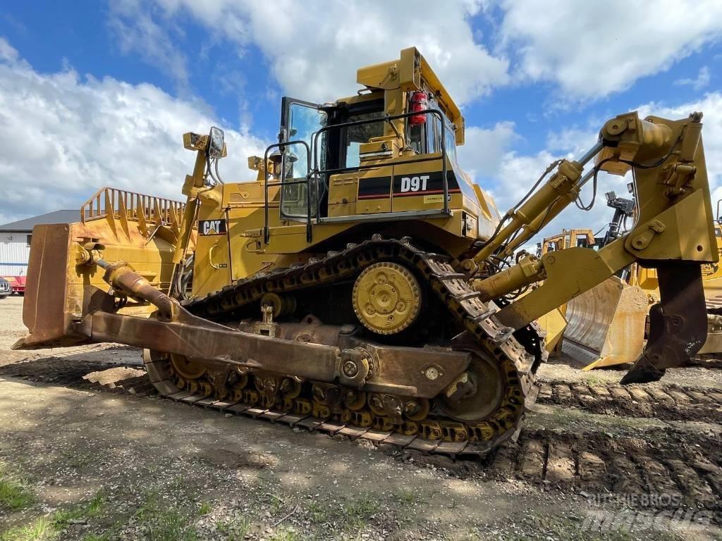 CAT D 9 T Bouteurs sur chenilles