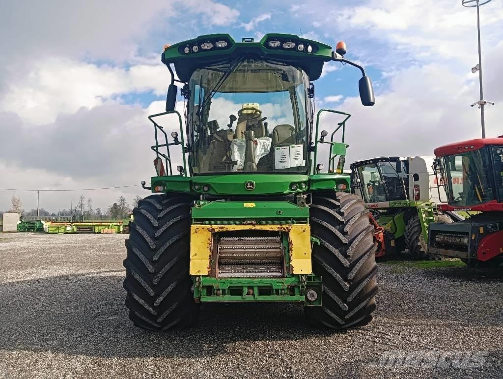 John Deere 8800 Ensileuse automotrice