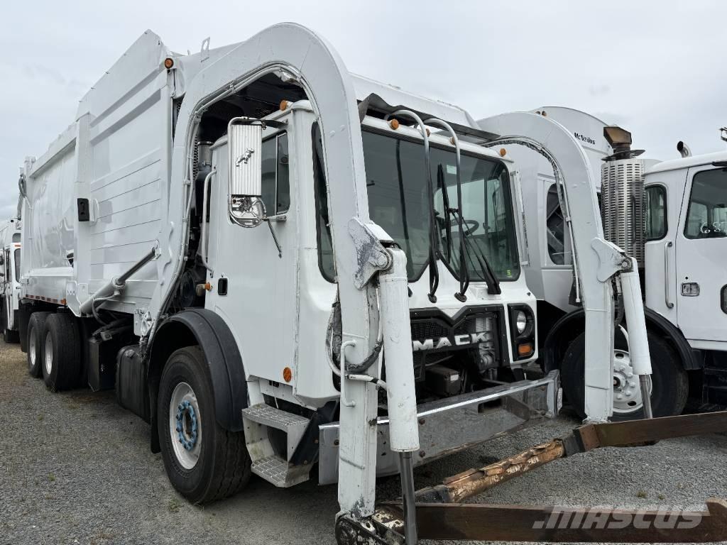 Mack MRU 613 Camion poubelle
