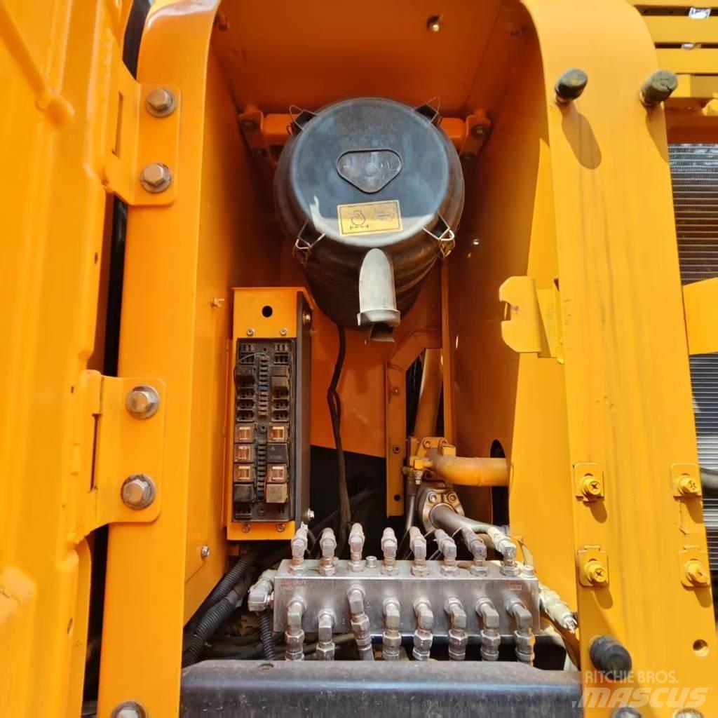 Hyundai Robex 300 LC Crawler excavators