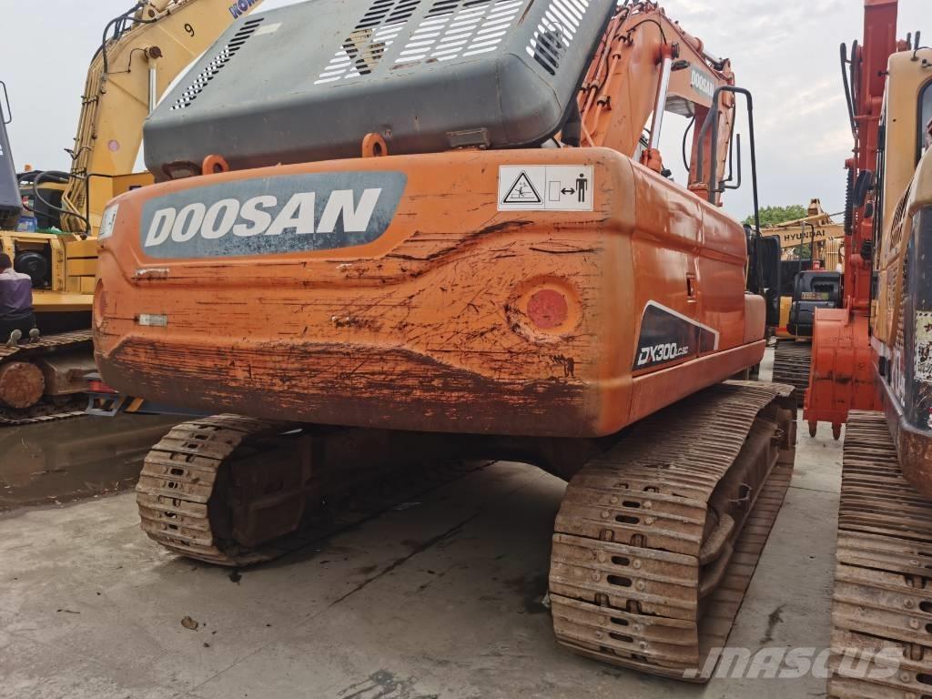 Doosan DX300LC-9C Pelle sur chenilles