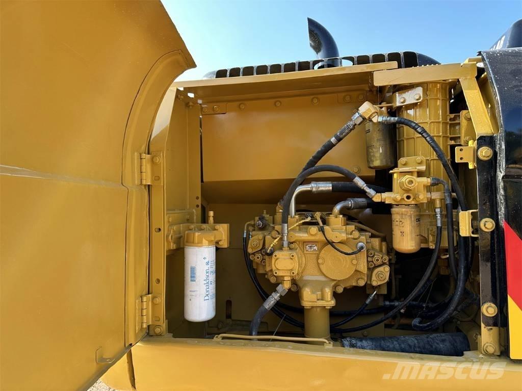 CAT 320 D Pelle sur chenilles
