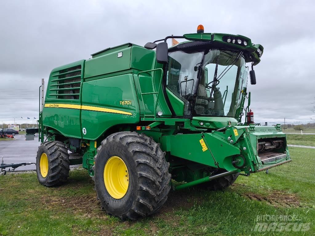 John Deere T 670 i Moissonneuse batteuse