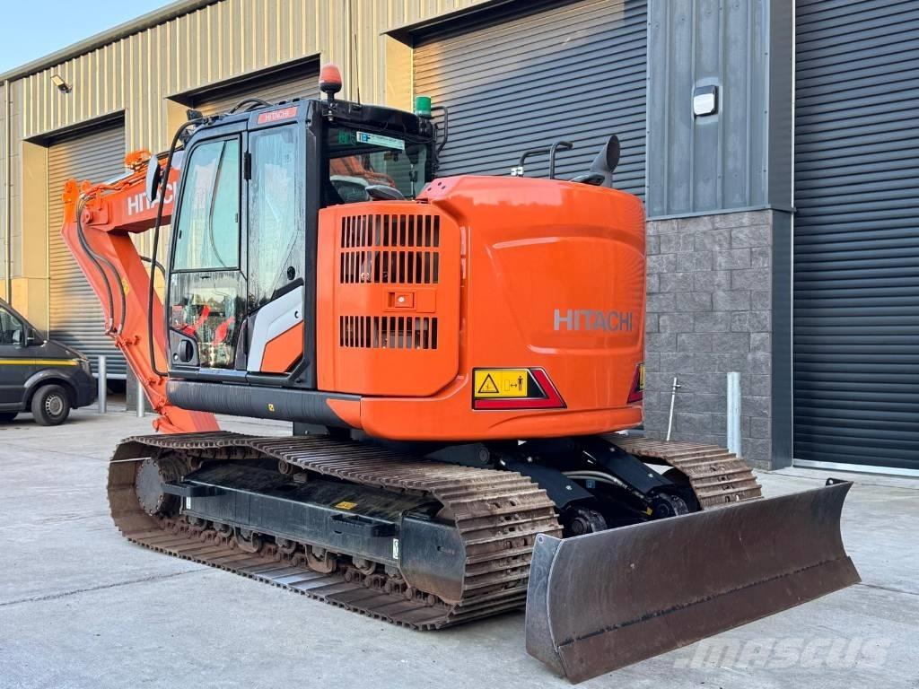Hitachi ZX 135 US-7 Pelle sur chenilles