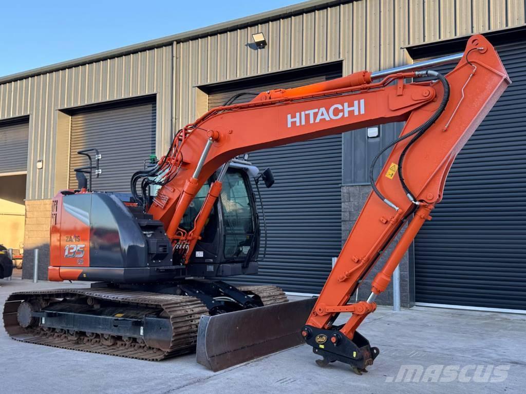 Hitachi ZX 135 US-7 Pelle sur chenilles