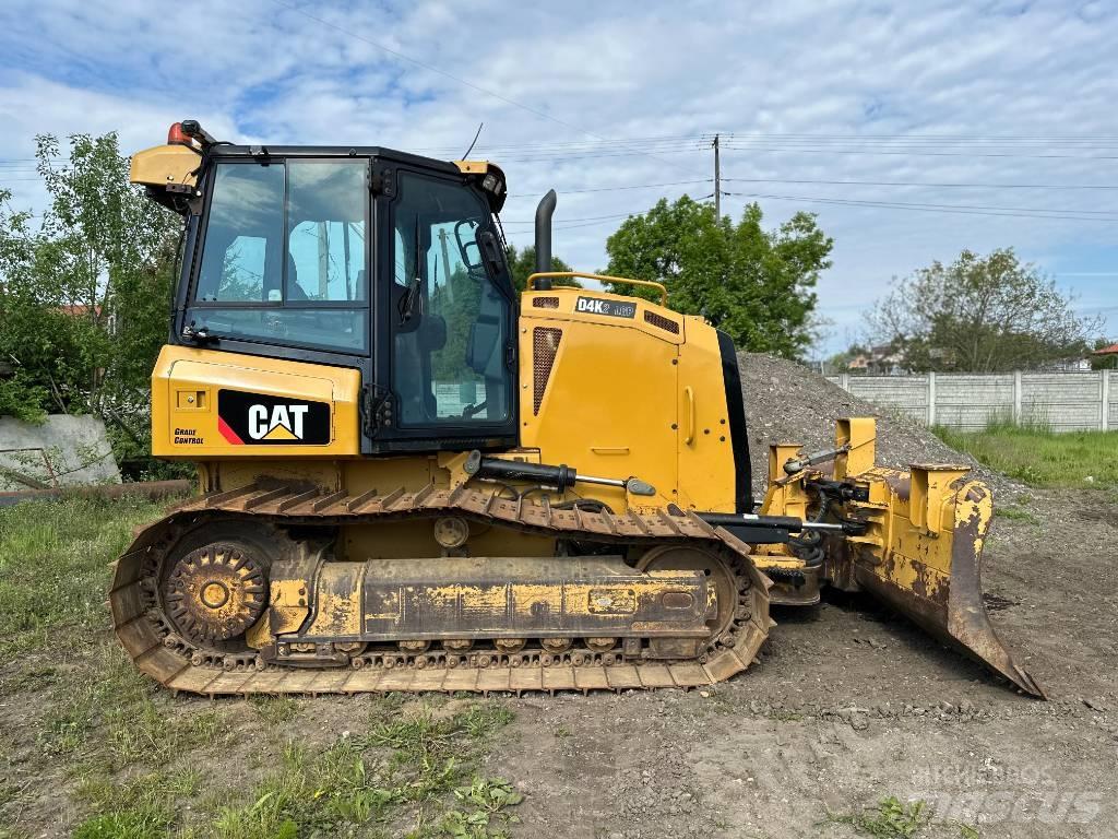 CAT D 4 K 2 LGP Bouteurs sur chenilles