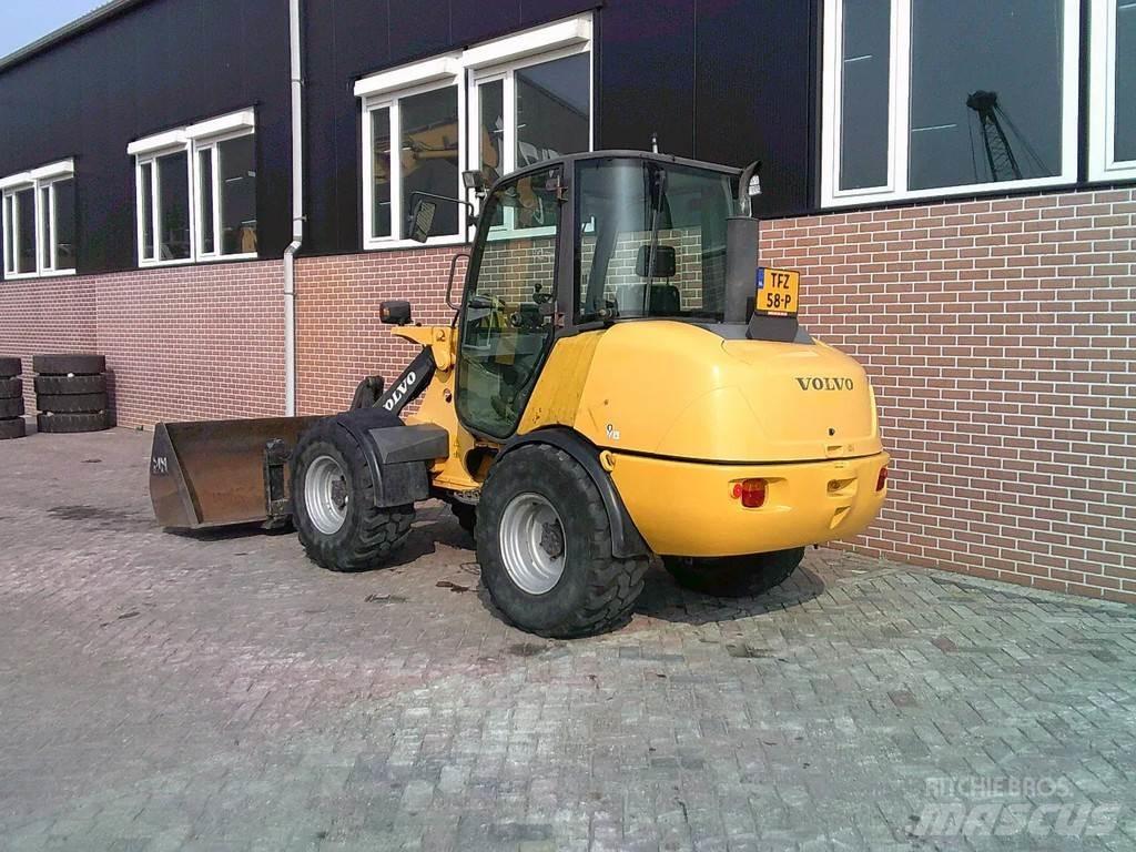 Volvo L25B Chargeuse sur pneus