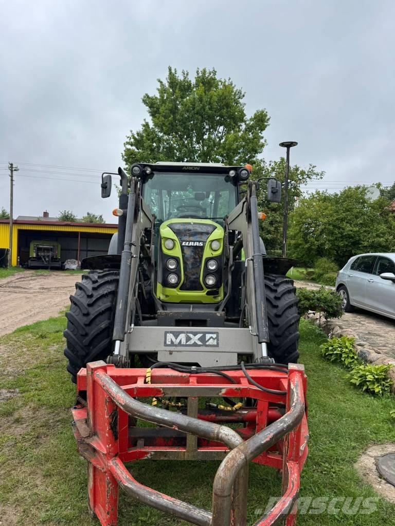 CLAAS Arion 440 Tracteur
