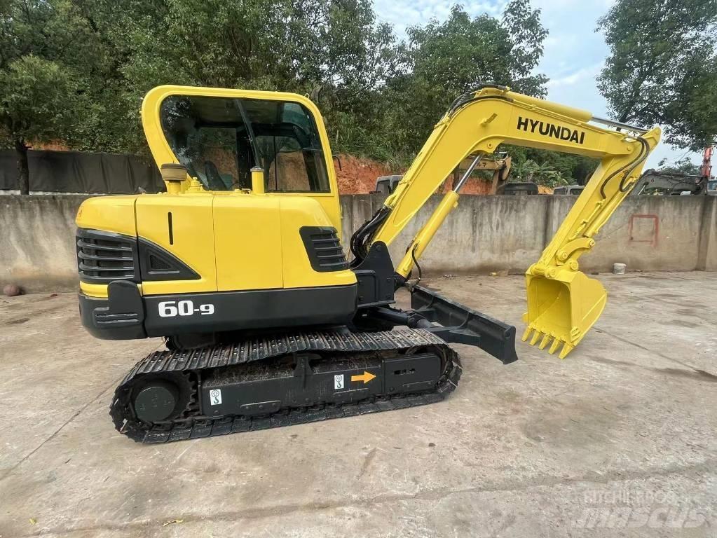 Hyundai R60-9 Pelle sur chenilles
