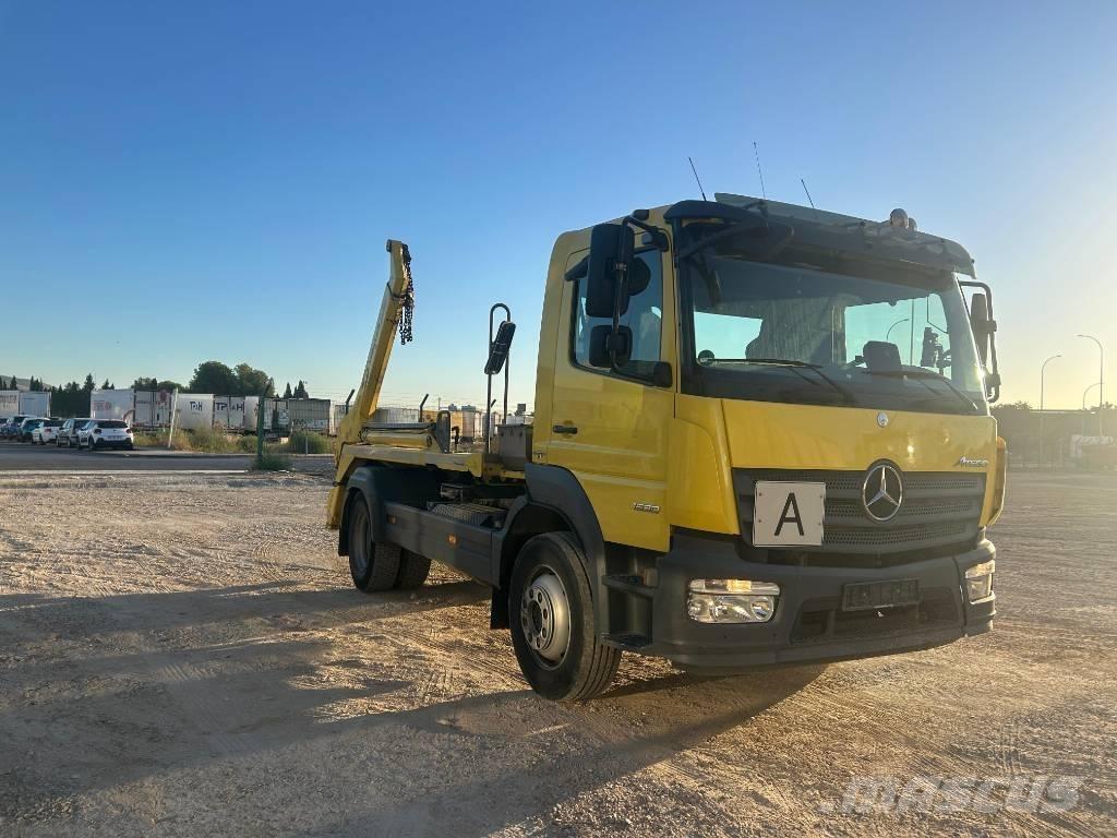 Mercedes-Benz 1530 Conteneurs de stockage