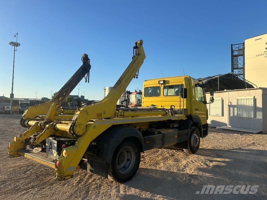 Mercedes-Benz 1530 Conteneurs de stockage