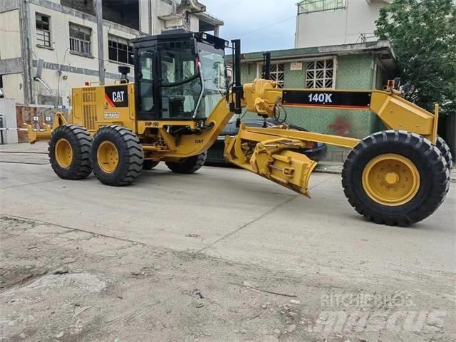 CAT 140 K Niveleuse