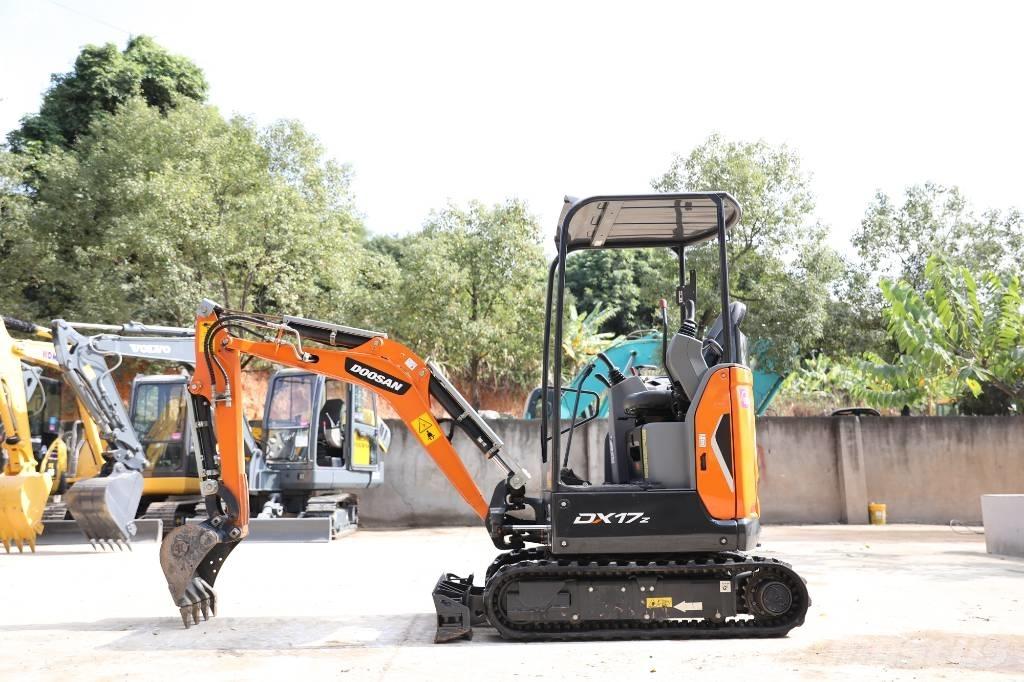 Doosan DX 17 Pelle sur chenilles