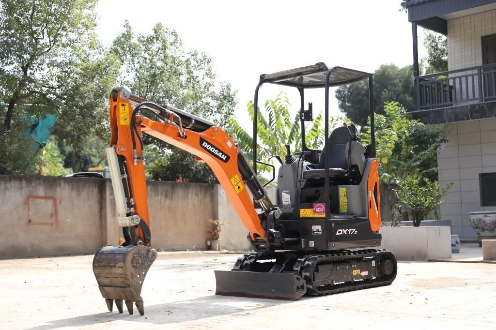 Doosan DX 17 Pelle sur chenilles