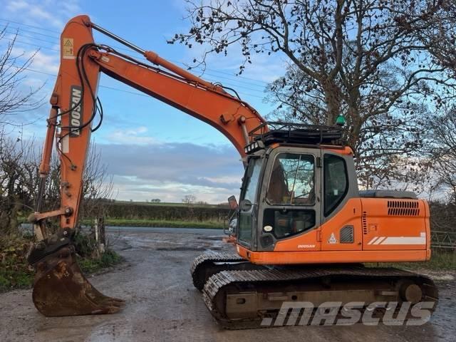 Doosan DX 140 LC Pelle sur chenilles