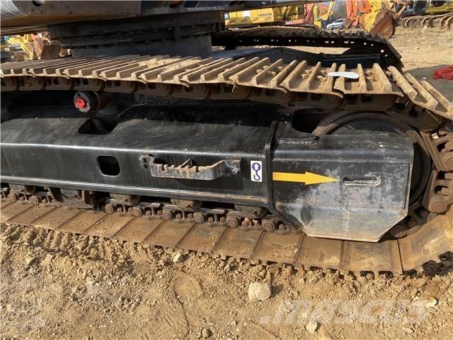 Hitachi ZX240 Pelle sur chenilles