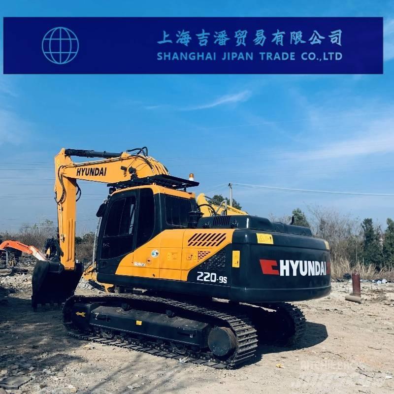 Hyundai R220 Pelle sur chenilles