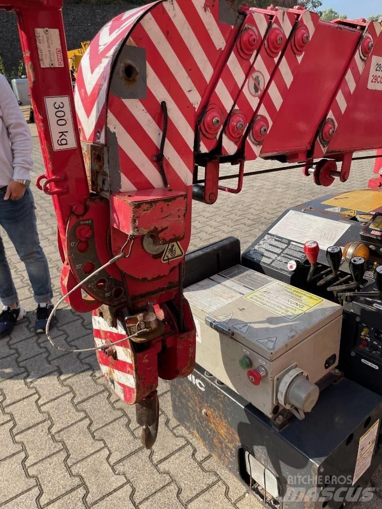 Unic URW-295 Mini grue