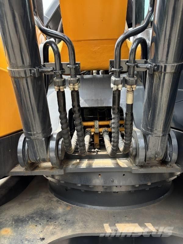 Hyundai R220LC-9S Pelle sur chenilles