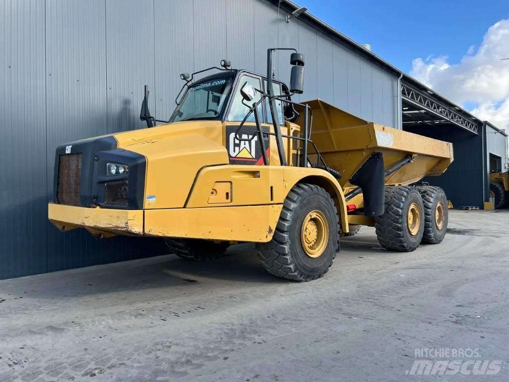 CAT 735B Tombereau articulé