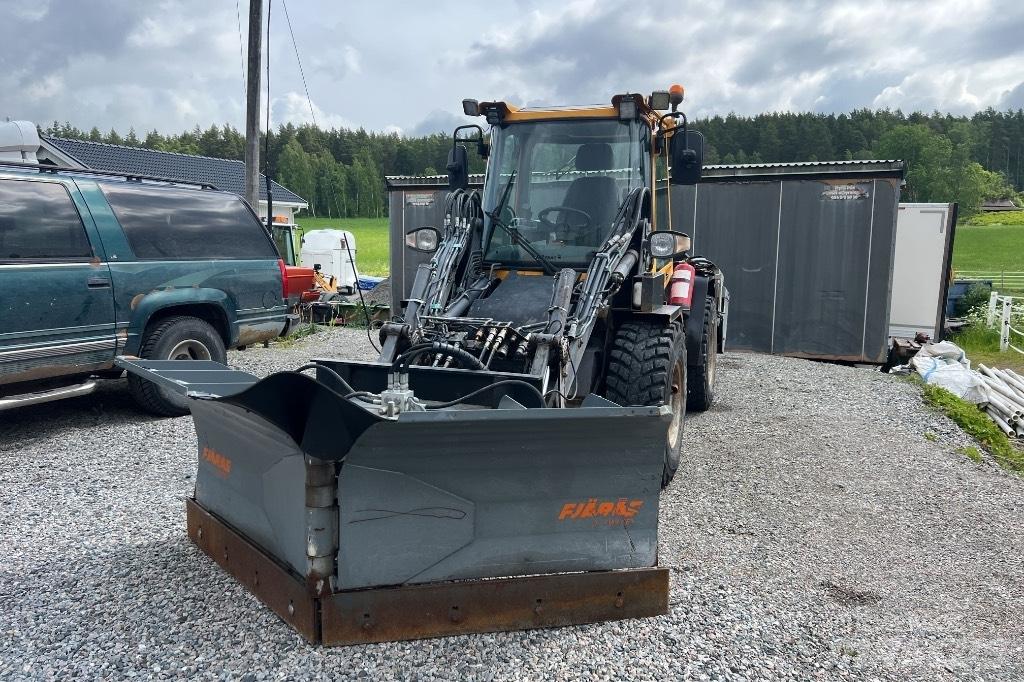 LM Trac 586 Chargeuse porte-outils
