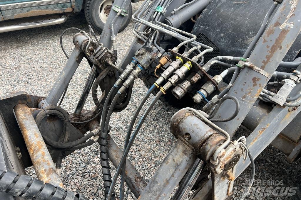 LM Trac 586 Chargeuse porte-outils