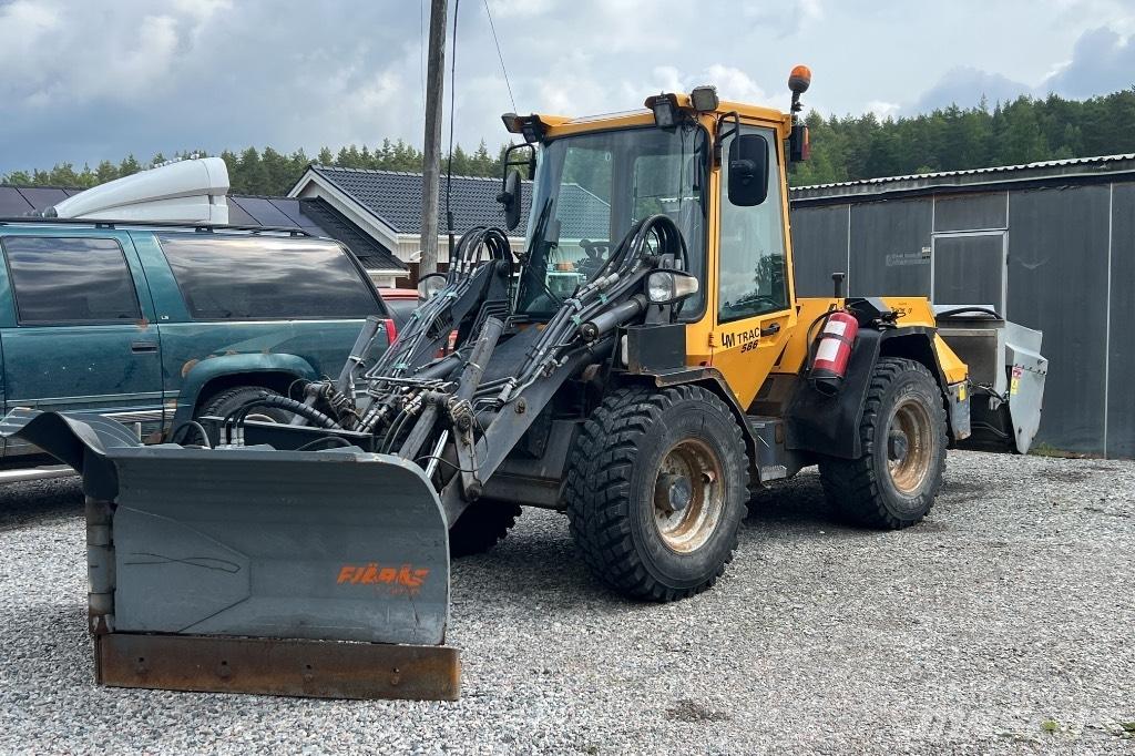 LM Trac 586 Chargeuse porte-outils