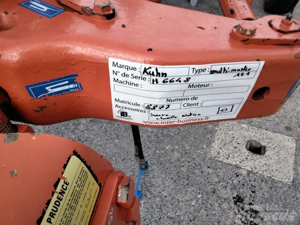 Kuhn VARIMASTER 121 Charrue réversible