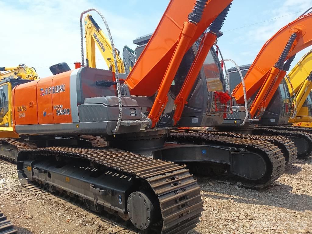 Hitachi ZX 240 Pelle sur chenilles