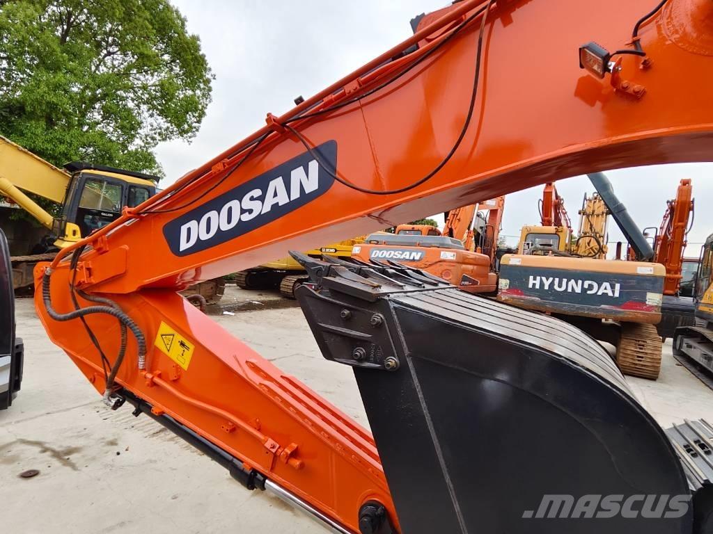 Doosan DX 225 LC Pelle sur chenilles