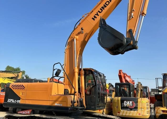 Hyundai 225 Pelle sur chenilles