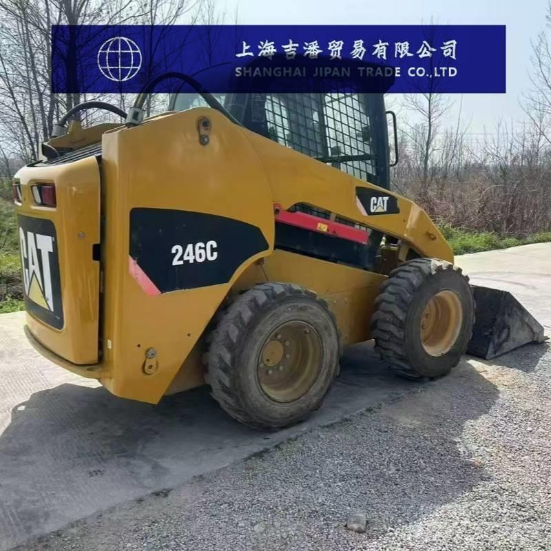 CAT 246 C Chargeuse compacte