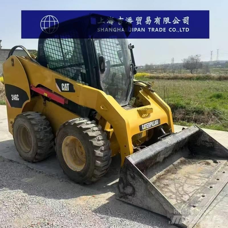 CAT 246 C Chargeuse compacte