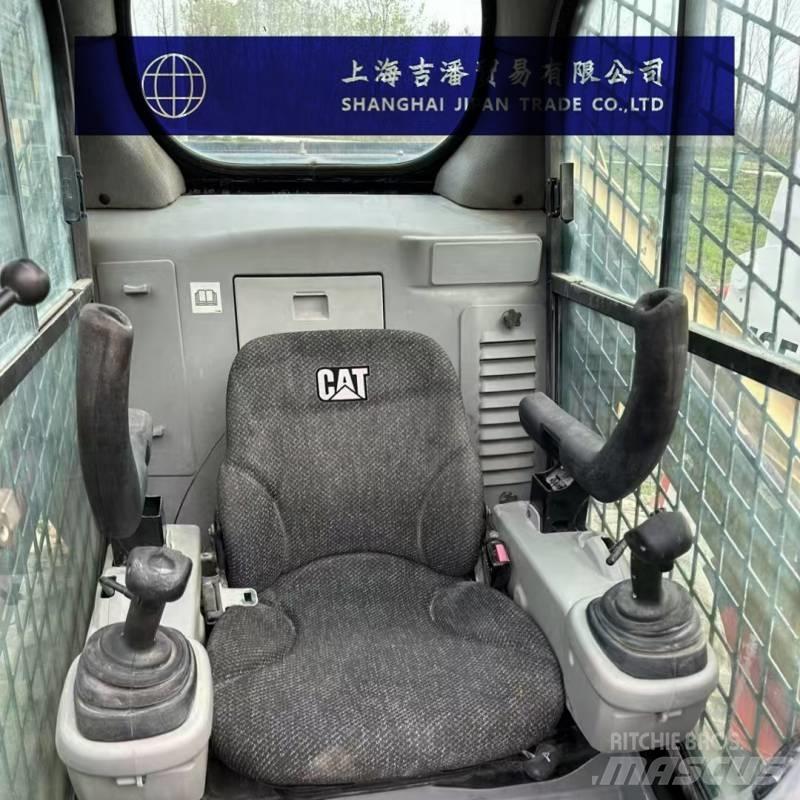 CAT 246 C Chargeuse compacte