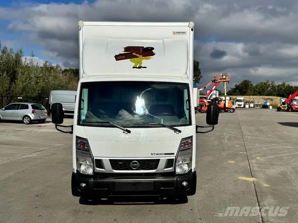 Nissan NT 35.14 Autre fourgon / utilitaire