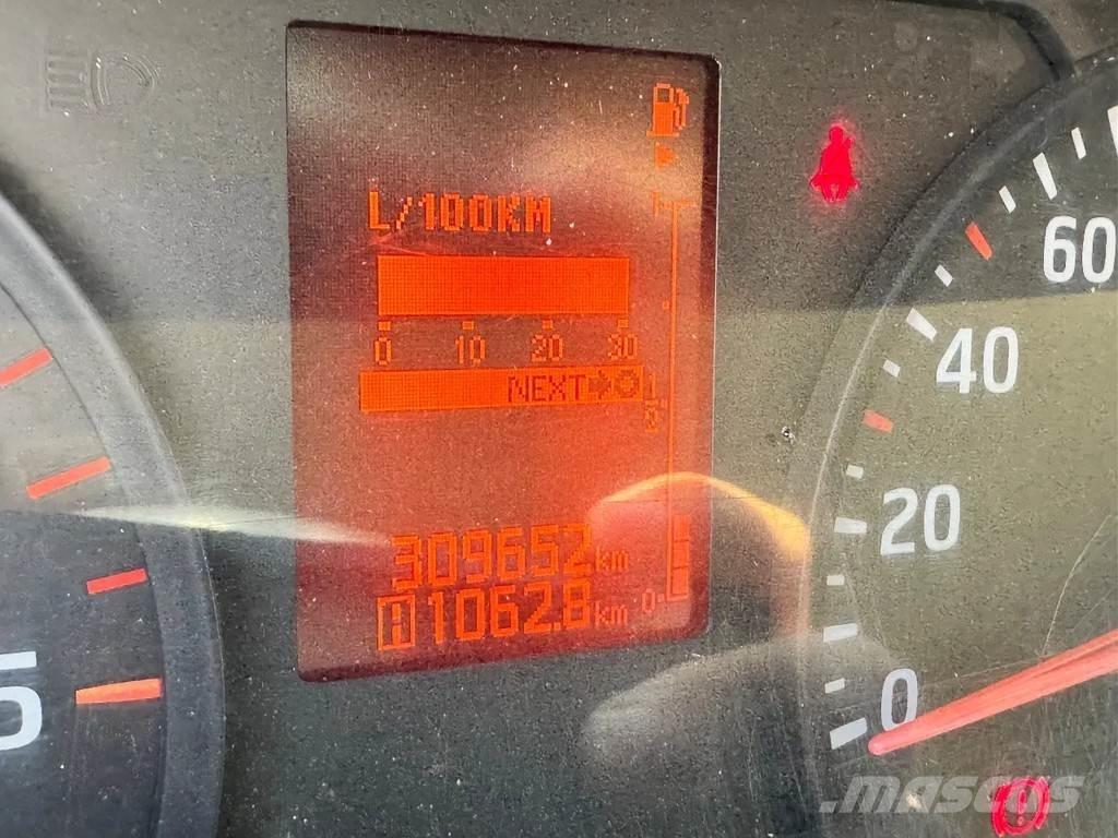 Nissan NT 35.14 Autre fourgon / utilitaire