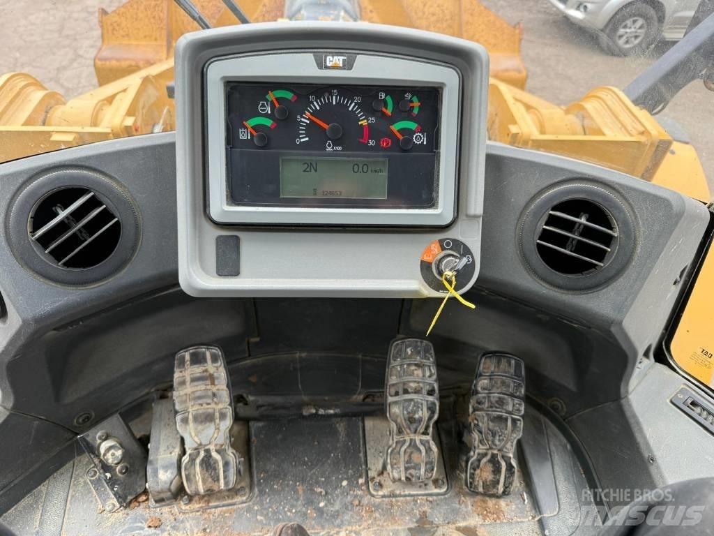 CAT 972 M Chargeuse sur pneus