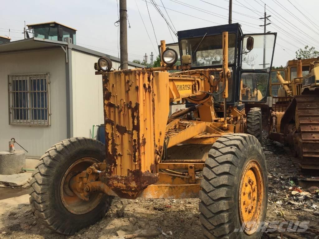 Komatsu GD 511 A Niveleuse