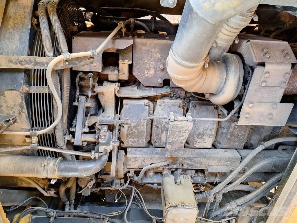 Komatsu HD605-7EO Tombereau rigide